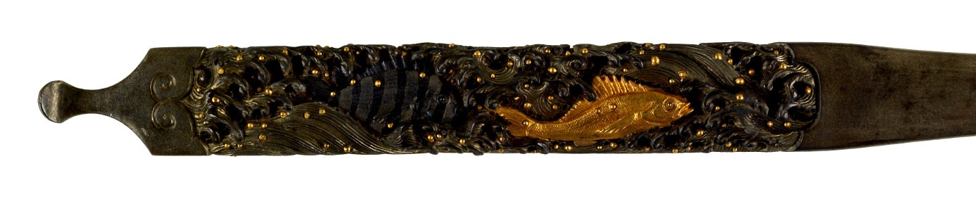 Ômori Hidetomo - Kogai with Fish and Waves - Walters 5112645 - Detail A