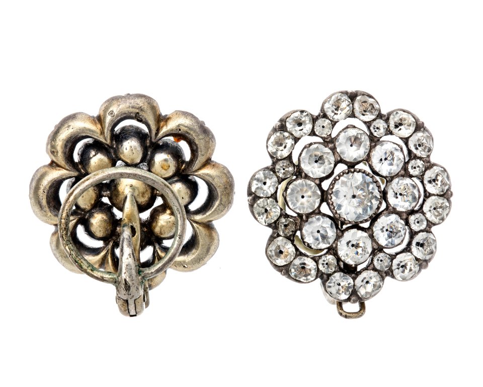 Örhängen av förgyllt silver med bergkristall, 1700-tal - Hallwylska museet - 110403
