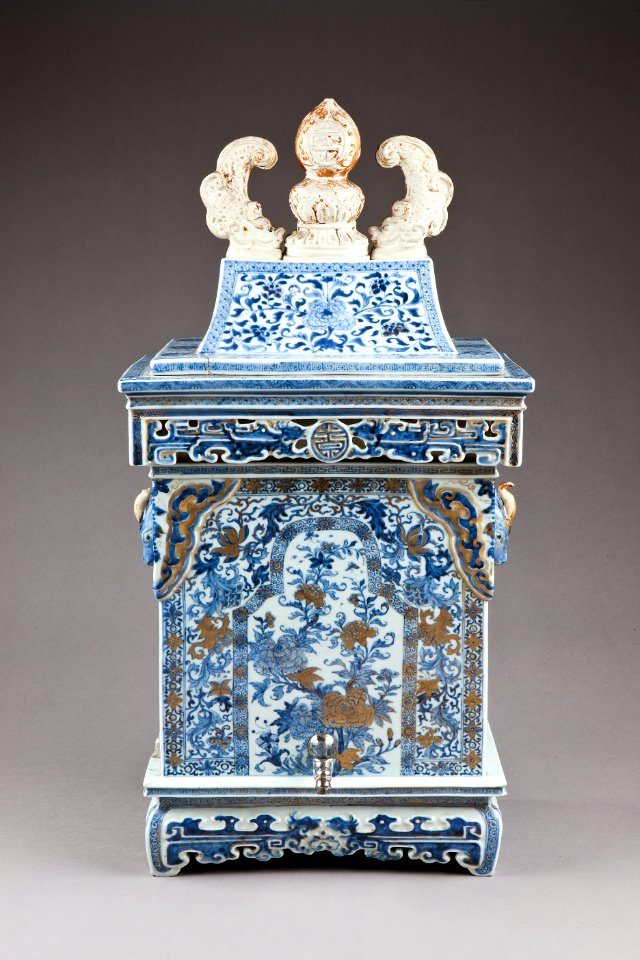 Östasiatisk keramik. Vattenbehållare med kran - Hallwylska museet - 95797