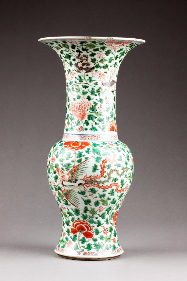 Östasiatisk keramik. Vas, Qing-dynastin, Kangxi - Hallwylska museet - 95932