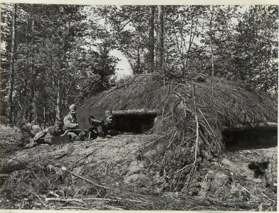 Östl.Galuzia, K.u.11KTD. Masch.Gewehr-Unterstand in der 1.Linie. (Juni 1916.) (BildID 15674717)