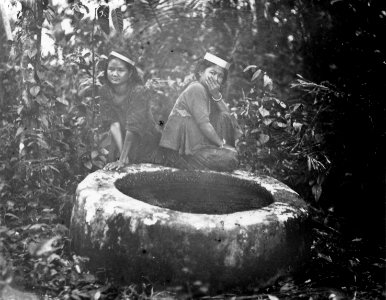 Överkanten av en arkeologisk kalamba. Badankaja. Indonesien - SMVK - 010647