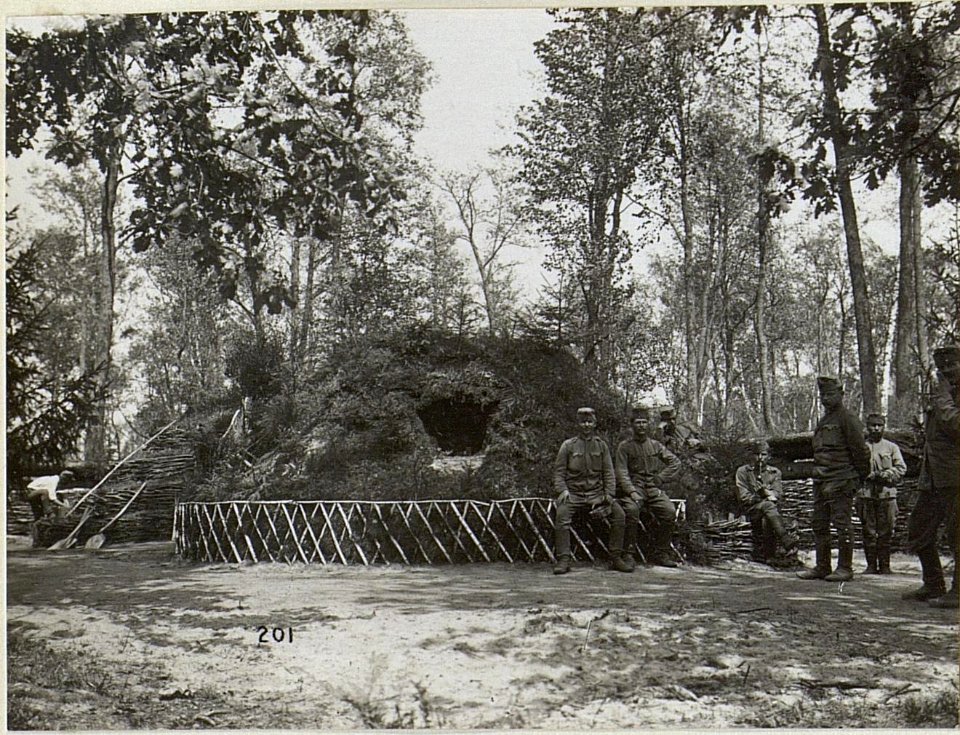 Östl.Galuzia, Mannschaftsunterstand. (K.u.11.KTD.) (BildID 15678479)