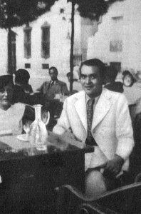 Última foto conocida de Federico García Lorca, con Manuela Arniches en la terraza del Café Chiki-Kutz Paseo de Recoletos 29, Madrid, julio de 1936