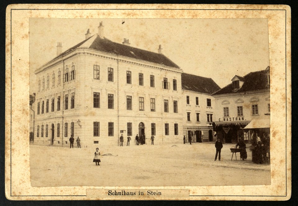 Šola na Glavnem trgu v Kamniku 1890