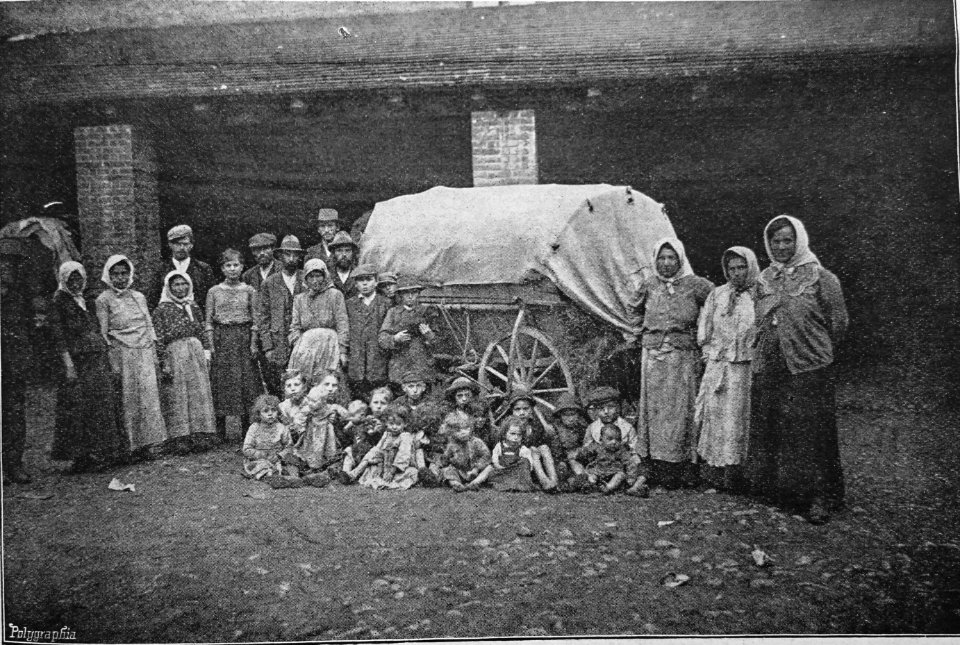 Židovští vypovězenci z Ruska na cestě do Palestiny (Klatovy, 1913)