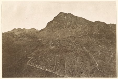 Ǧebel Mûsā (Sinai) gilt seit dem 6. Jahrhundert als der Berg der Gesetzgebung. Der Weg (Fahrstrasse) von dem Chedive ʻAbbâs I. erbaut. 1914. LCCN2014648787