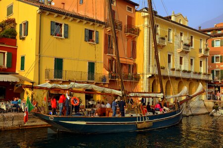 Boat malcesine garda photo