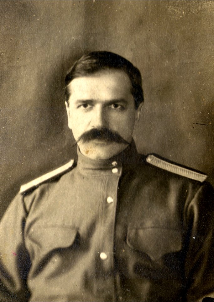 Зауряд-военный чиновник, не имеющий классного чина