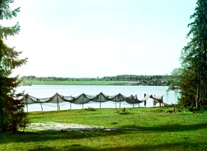 Прокудин-Горский Сушка сетей на озере Карякина photo