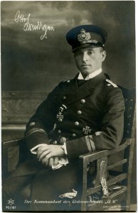 Почтовая открытка. Капитан-лейтенант Отто Веддиген в кресле, фотография photo