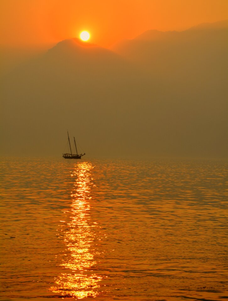 Sun mooring reflection