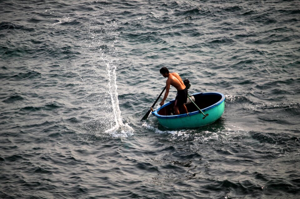Sailing paddle fishing