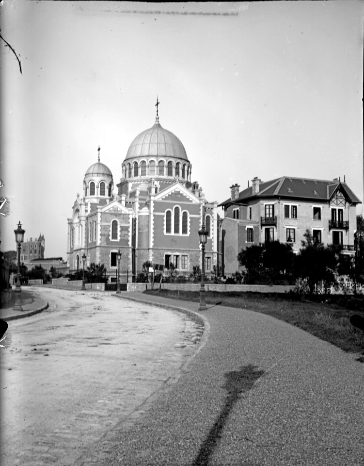 Церковь Покрова Богородицы и святого Александра Невского в Биаррице. ок. 1893