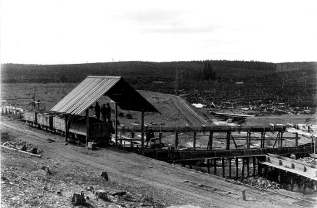 Шлюз для промывки золотоносной земли. Панорама из двух листов. Лист I.1890.Юлий Шокальский photo