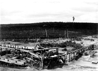 Шлюз для промывки золотоносной земли. Панорама из двух листов. Лист II.1890.Юлий Шокальский photo