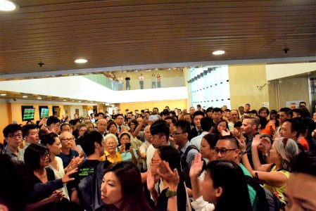 三名香港傘運學生領袖 被改判即時入獄6至8月 04