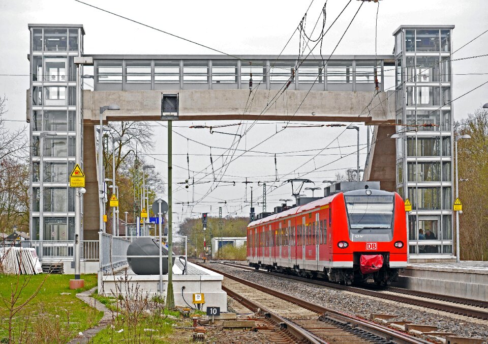 Transfer elevator transport system