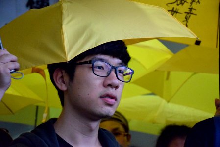 周永康、羅冠聰、黃之鋒否認煽惑他人參與非法集會及參與非法集會罪名 02