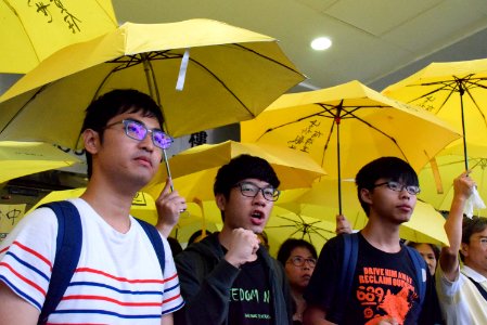 周永康、羅冠聰、黃之鋒否認煽惑他人參與非法集會及參與非法集會罪名 01