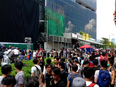 數千香港市民雲集政府總部聲援被困公民廣場學生 (20)