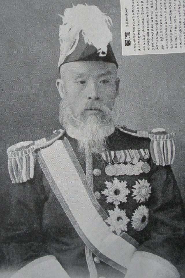 権重顕 Gwon Jung-hyeon