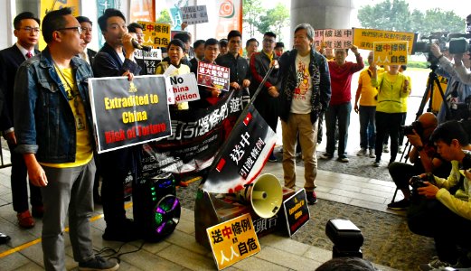 立法會首次香港逃犯條例修訂法案會議惹爭議 06