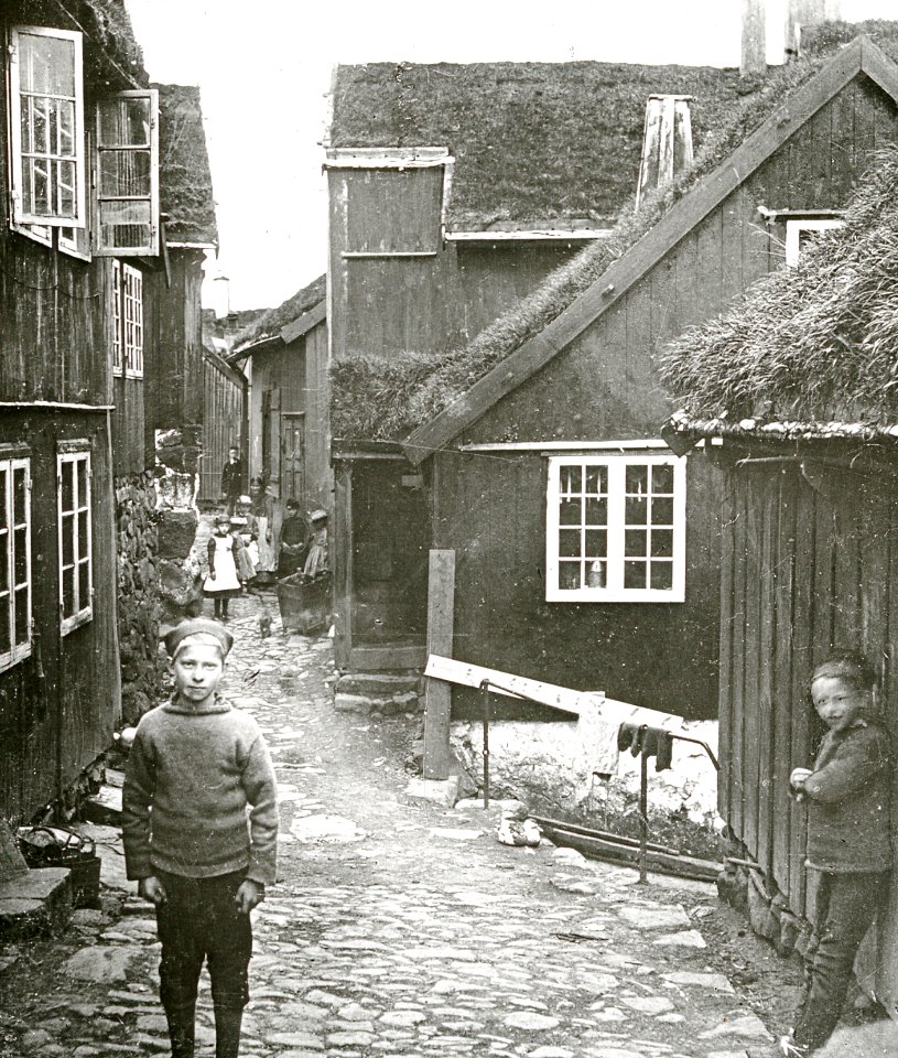Thorshavns ældste gade (Gongen) (DNT-120312)