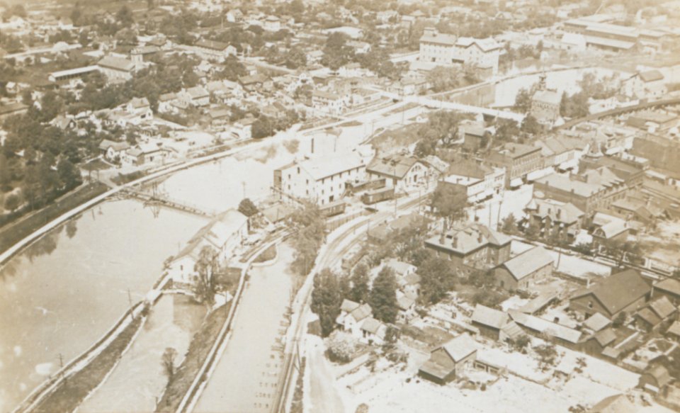 Thorold Ontario from the Air (HS85-10-37533)