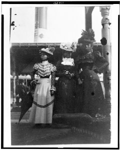 Three African American women, full-length portrait, standing, at the State Fair at Saint Paul, Minn. LCCN99400768