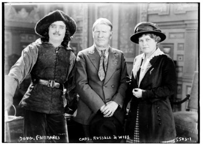 Doug. Fairbanks, Chas. Russell & wife LCCN2014712890