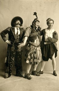 Three members of the Tivoli Opera Company (SAYRE 1621)