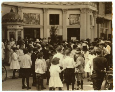 Throng of children trying to get into the already crowded theatre at Jacksonville while the Child Labor program was in session LOC nclc.04823