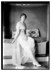 Thyra Von Ulm LCCN2014695380