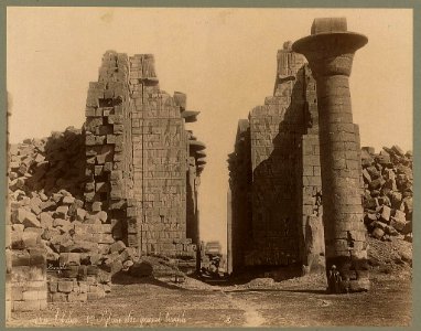 Thébes. 1er Pylône du grand temple - Bonfils. LCCN2004667892