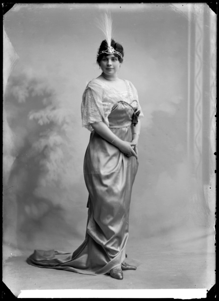 Thyra Schubert Wise, opera singer - SMV - NS025