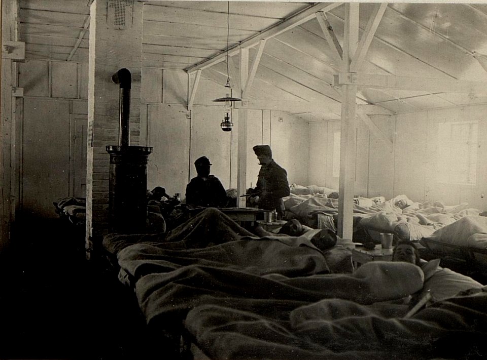 Thörl Maglern Feldspital 8-9. Krankensaal der Abgepassten Knittelfelder Baracken. (BildID 15470819)