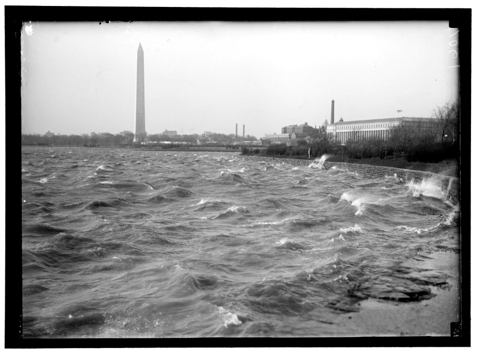 TIDAL BASIN. STORM LOC hec.07612