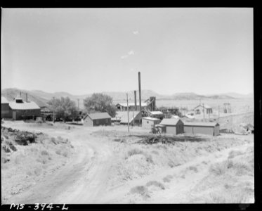 Tipple and buildings at mine. Colorado Fuel & Iron Corporation, Kebler ^2 Mine, Tioga, Huerfano County, Colorado. - NARA - 540390 photo