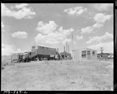 Tipple and scale of the mine. Pluto Coal Mining Company, Pluto Mine, Boulder, Boulder County, Colorado. - NARA - 540470
