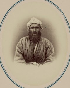 Tipy narodnostei turkestanskago kraia. Iagnaubtsy zhiteli verkhov'ia r. Iagnaub. Khairulla iz kyshl- Kir'enti LCCN2007682085