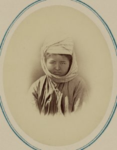 Tipy narodnostei turkestanskago kraia. Cholak-Kazachki. Chini-kyz LCCN2007682051