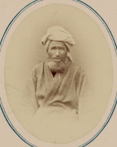 Tipy narodnostei turkestanskago kraia. Iagnaubtsy zhiteli verkhov'ia r. Iagnaub. Gadai Makhmet iz kyshl- Pskan LCCN2007682084