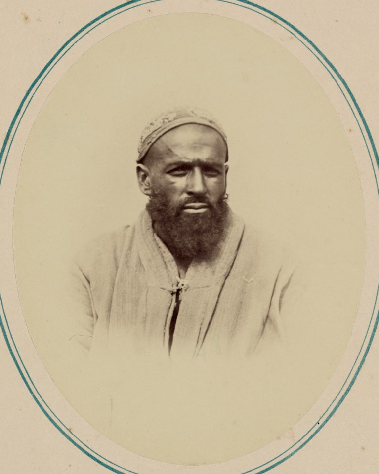Tipy narodnostei turkestanskago kraia. Karatigintsy (sic)- Mulla-Iar LCCN2007682087