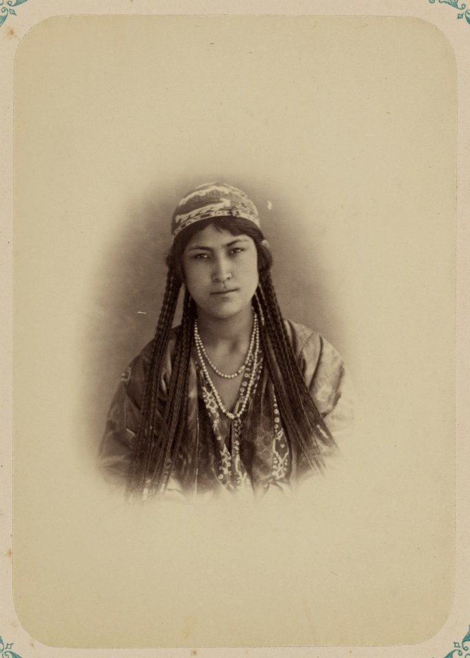 Tipy narodnostei turkestanskago kraia. Tadzhichki- Sharafet-bibi LCCN2007682080