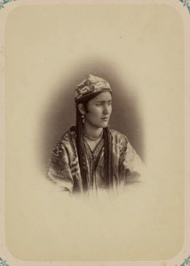 Tipy narodnostei turkestanskago kraia. Tadzhichki- Munaver-ai LCCN2007682082