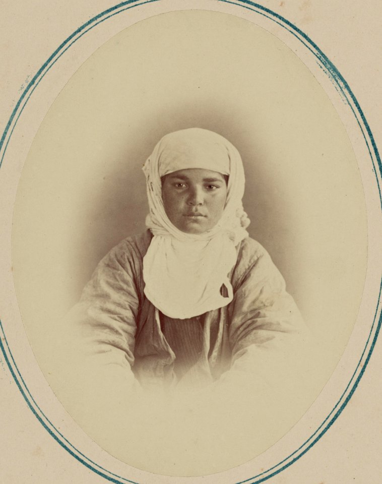 Tipy narodnostei turkestanskago kraia. Tsyganki (Mazang). Khal'dar Khan LCCN2007682095