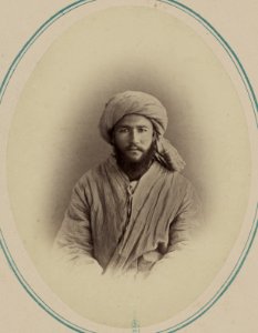 Tipy narodnostei turkestanskago kraia. Tsygane (Mazang). Mulla-Kakyr-bai LCCN2007682092