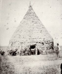 Tiratelli, Aurelio - Grashütte in der Campagna, wie sie seit dem Mittelalter als Unterkunft für Hirten und Herde diente (Zeno Fotografie)