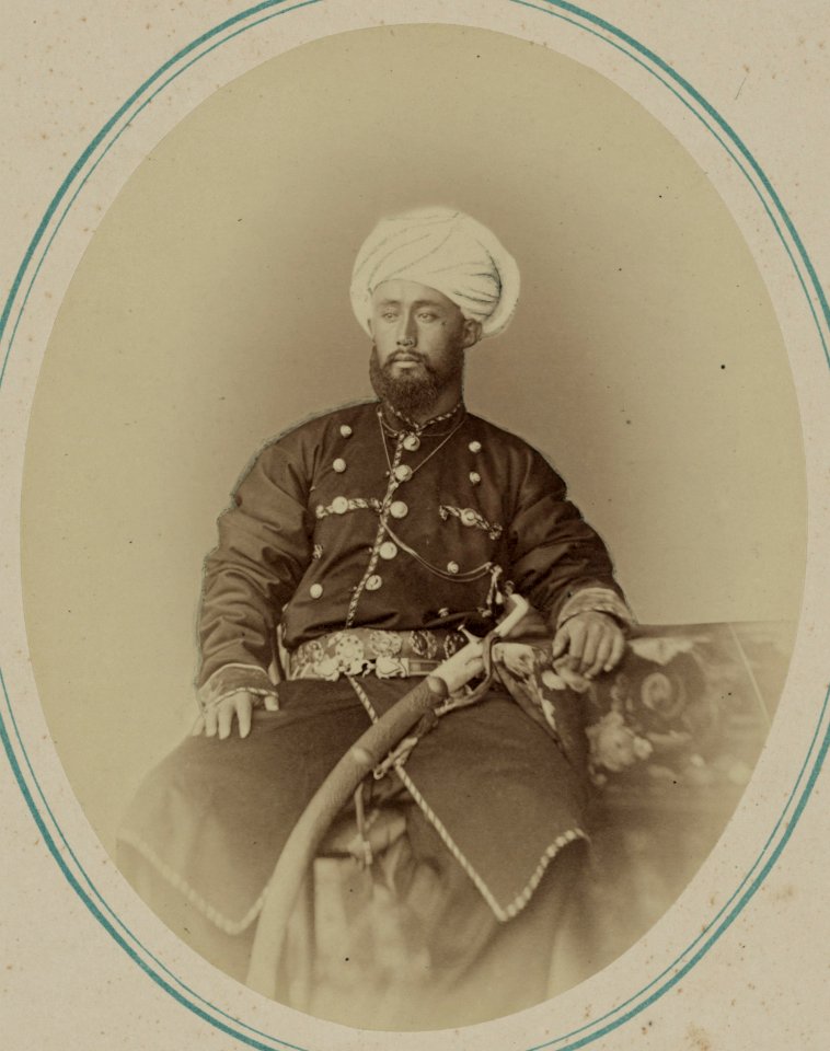 Tipy narodnostei turkestanskago kraia. Uzbeki. Mulla-Dzhan Turdi-Ali, diadia starshago syna kokanskgo (sic) khana LCCN2007682056